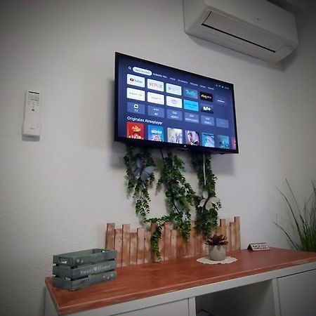 Hoja Cala Apartment Алгаробо-Коста Екстериор снимка