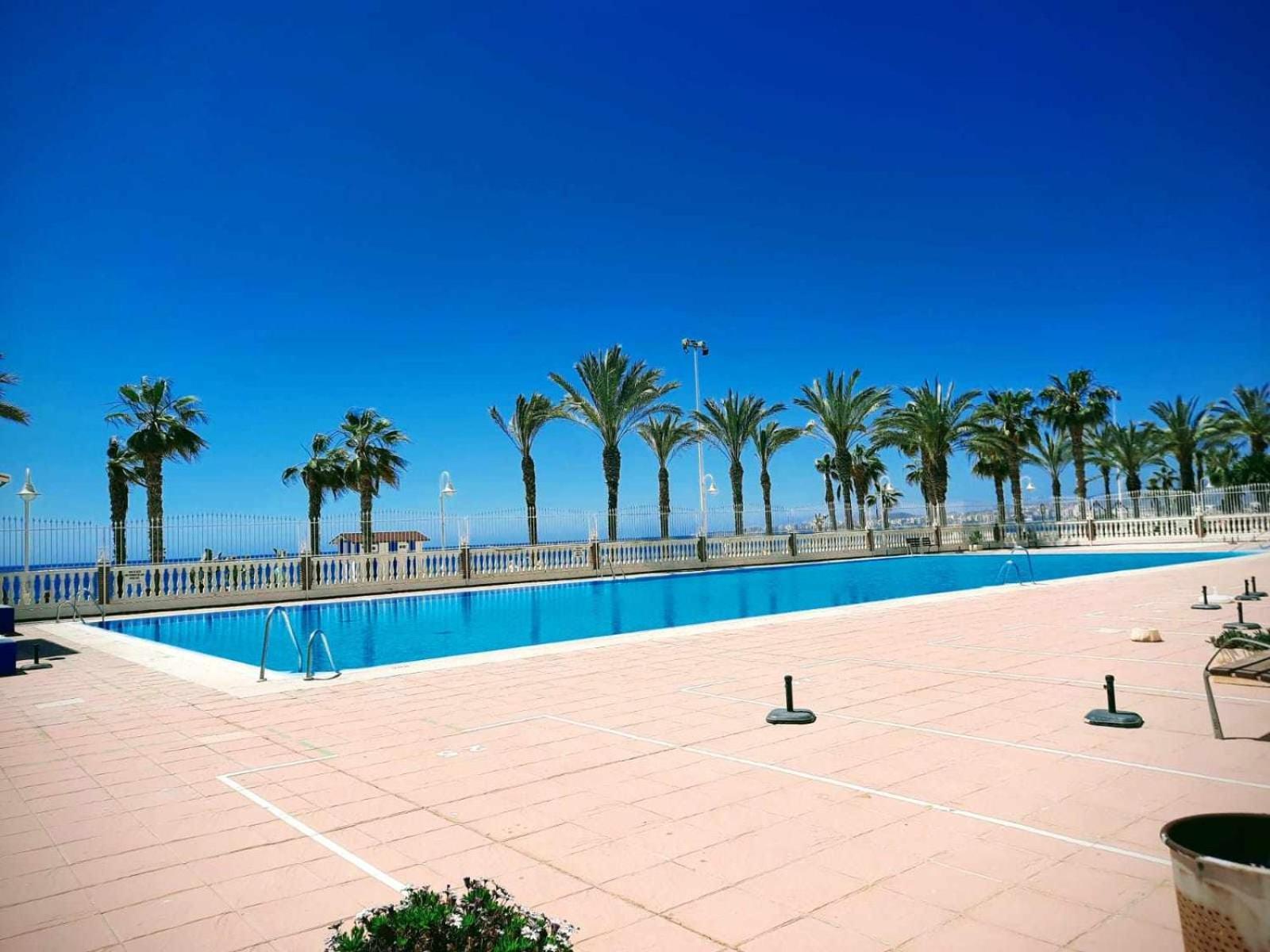 Hoja Cala Apartment Алгаробо-Коста Екстериор снимка