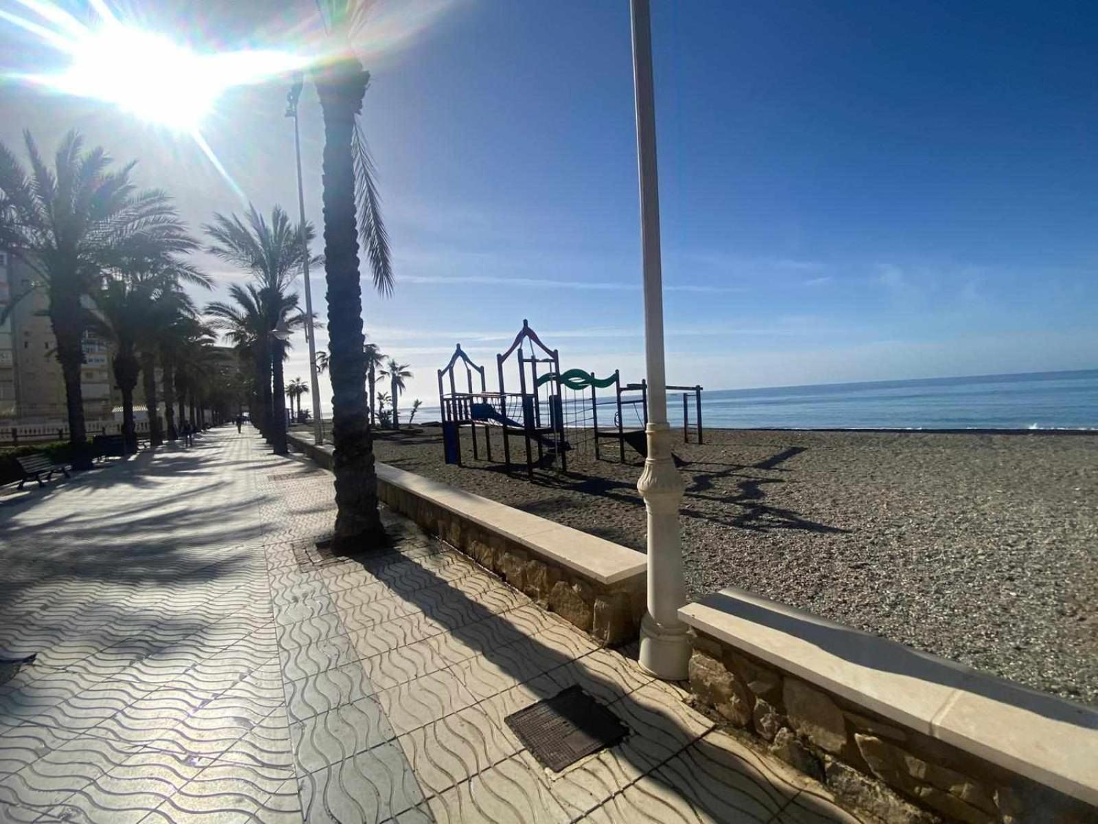 Hoja Cala Apartment Алгаробо-Коста Екстериор снимка