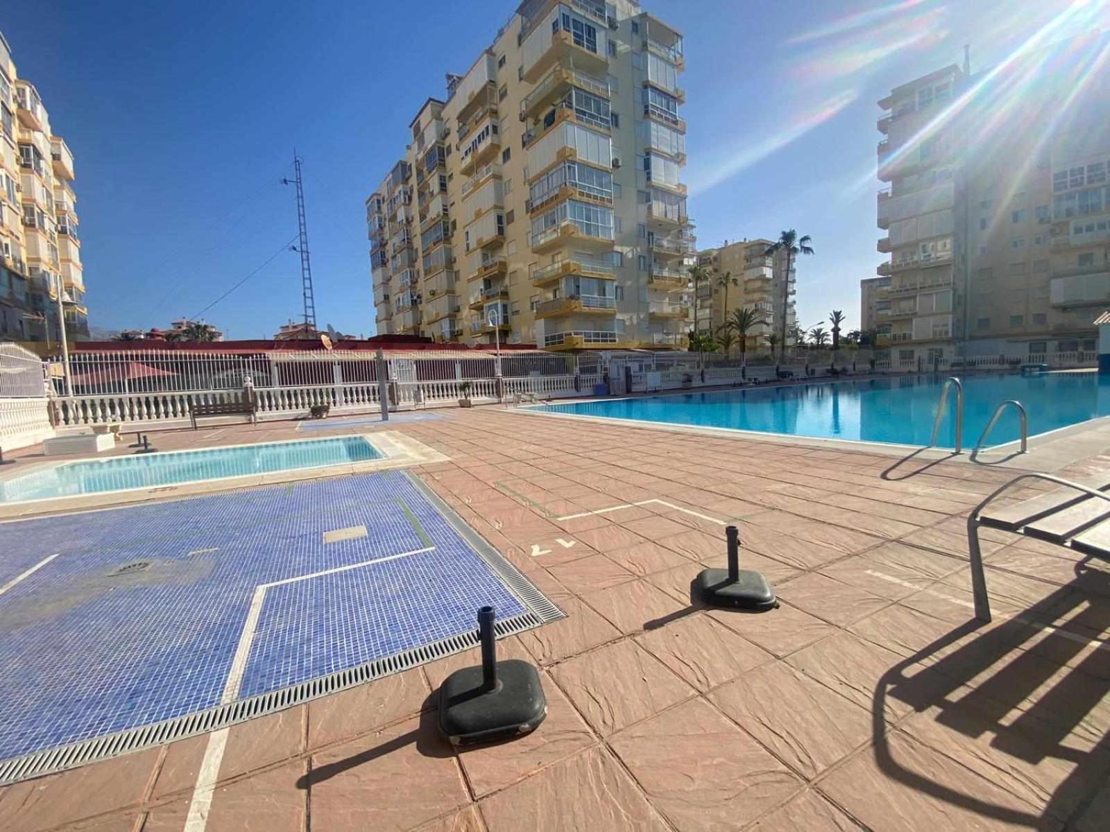 Hoja Cala Apartment Алгаробо-Коста Екстериор снимка