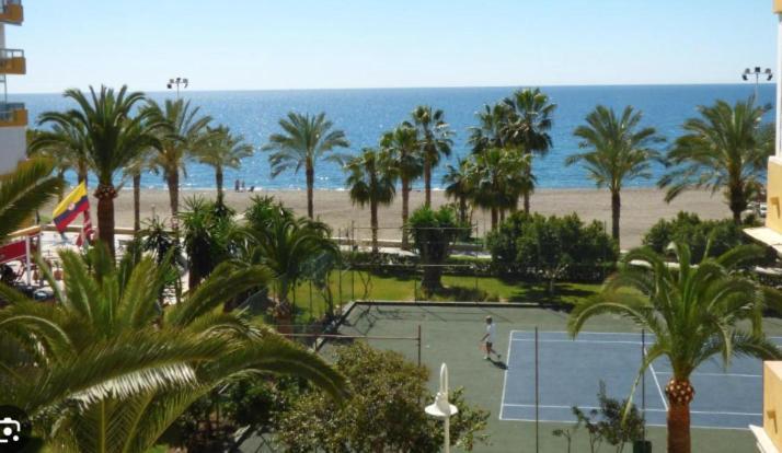 Hoja Cala Apartment Алгаробо-Коста Екстериор снимка