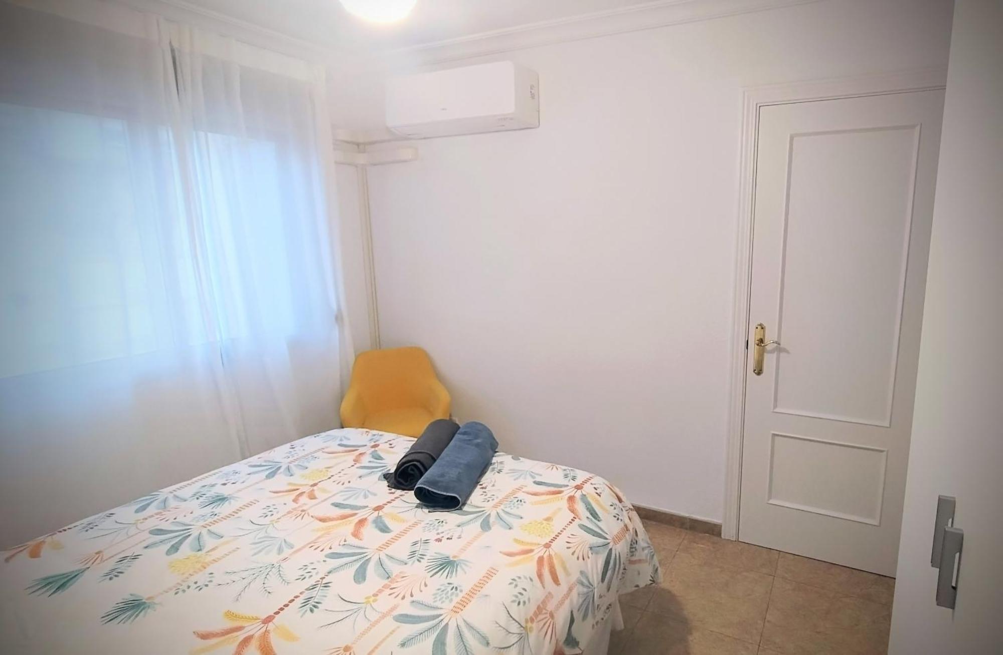 Hoja Cala Apartment Алгаробо-Коста Екстериор снимка