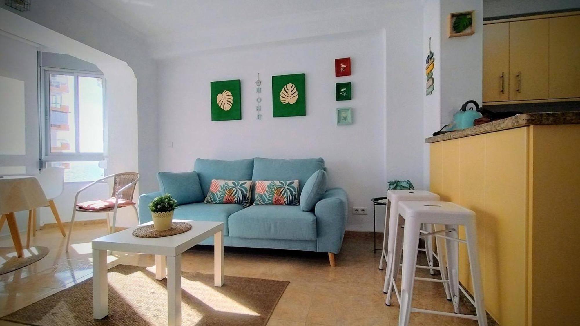 Hoja Cala Apartment Алгаробо-Коста Екстериор снимка