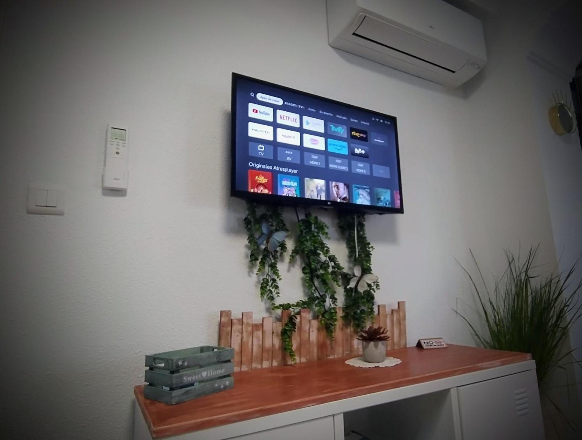 Hoja Cala Apartment Алгаробо-Коста Екстериор снимка